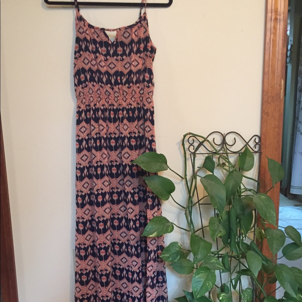 TRIBAL PRINT FLOWY DRESS